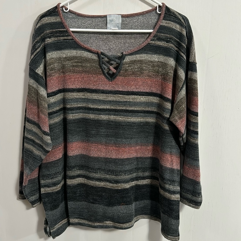 Sunday long sleeve top Sz 3X, good condition